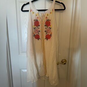 Cute embroidered floral, summer A-line flowy dress. Size Small. NWT.